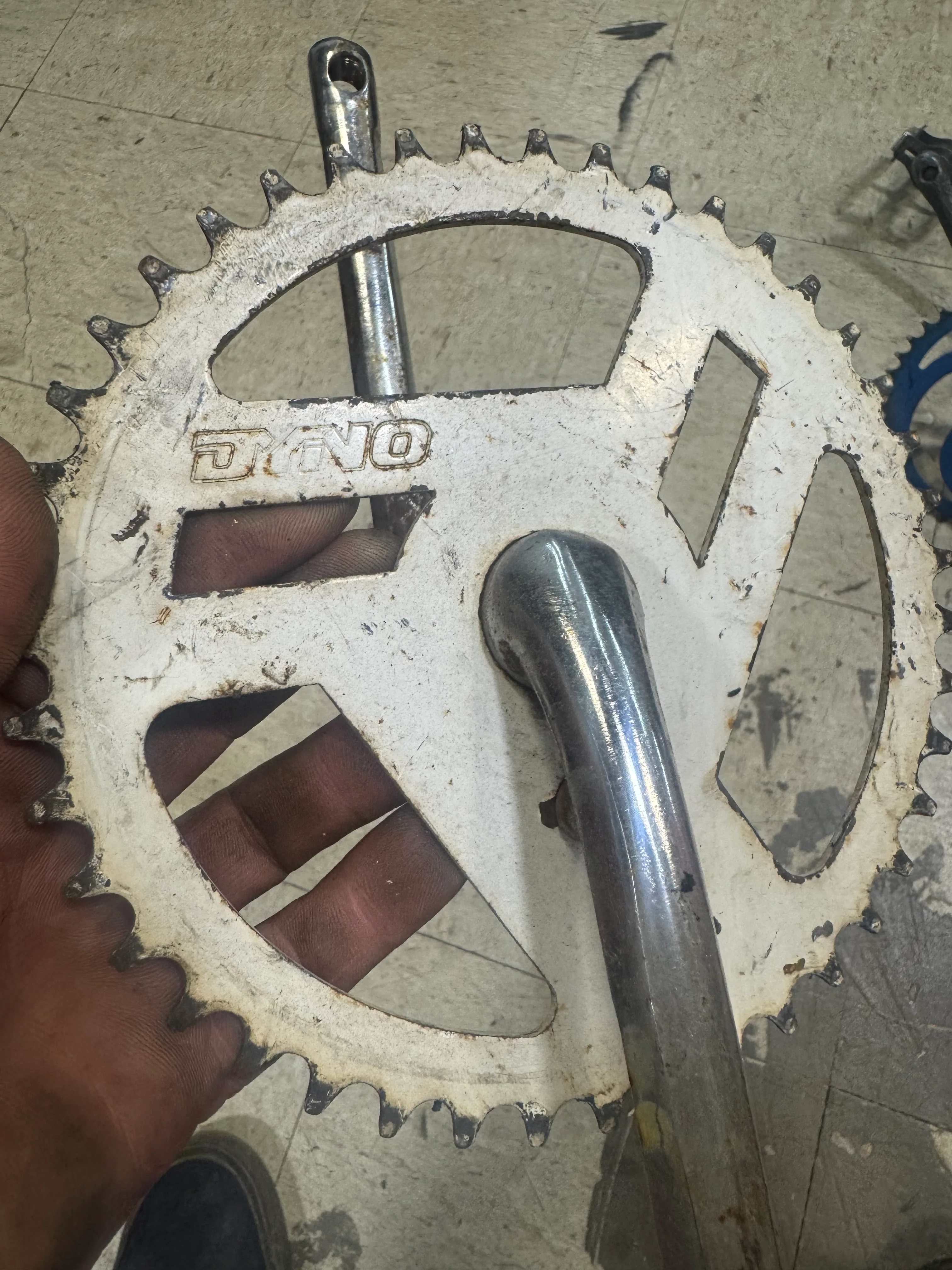 Dyno 1pc cranks w/ sprocket - Image 2