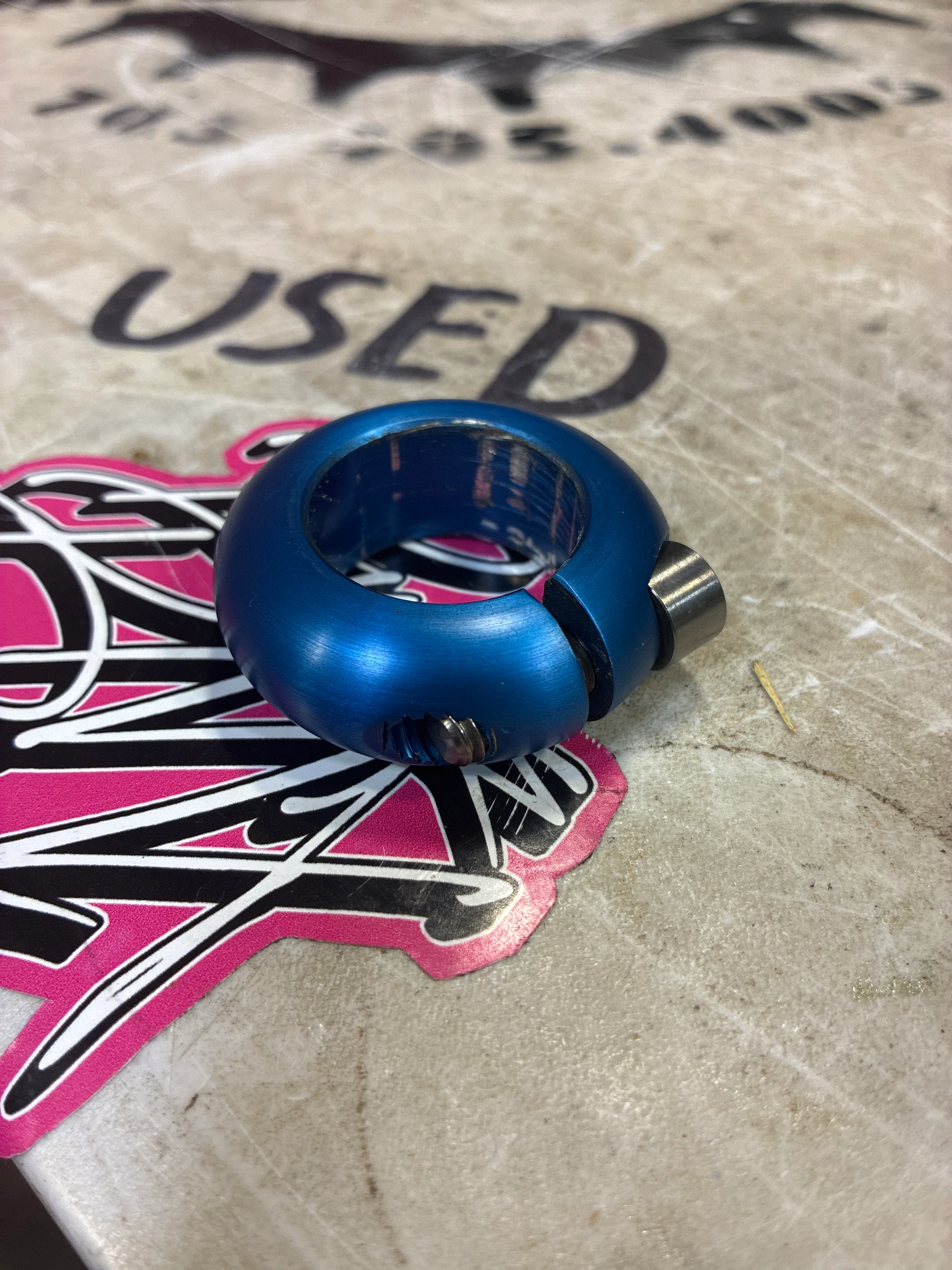 hutch jdm donut seat clamp 28.6 blue - Image 2