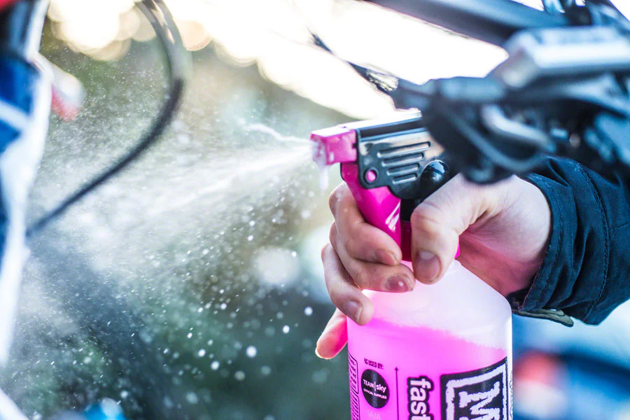Muc-Off Nano Tech Bike Cleaner: 1L Spray Bottle - Image 2