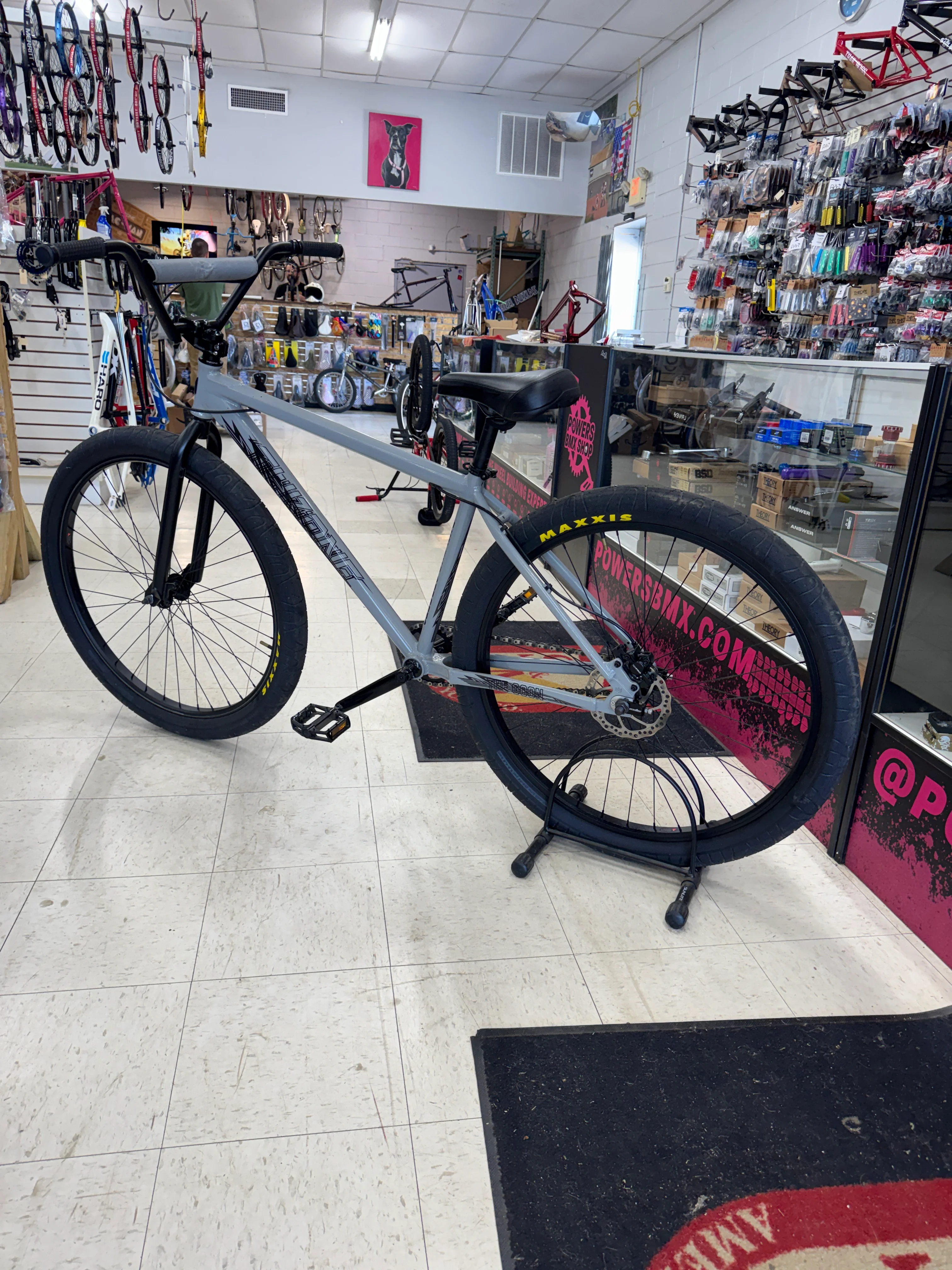 Throne Goon 29” Wheelie Bike - Image 3