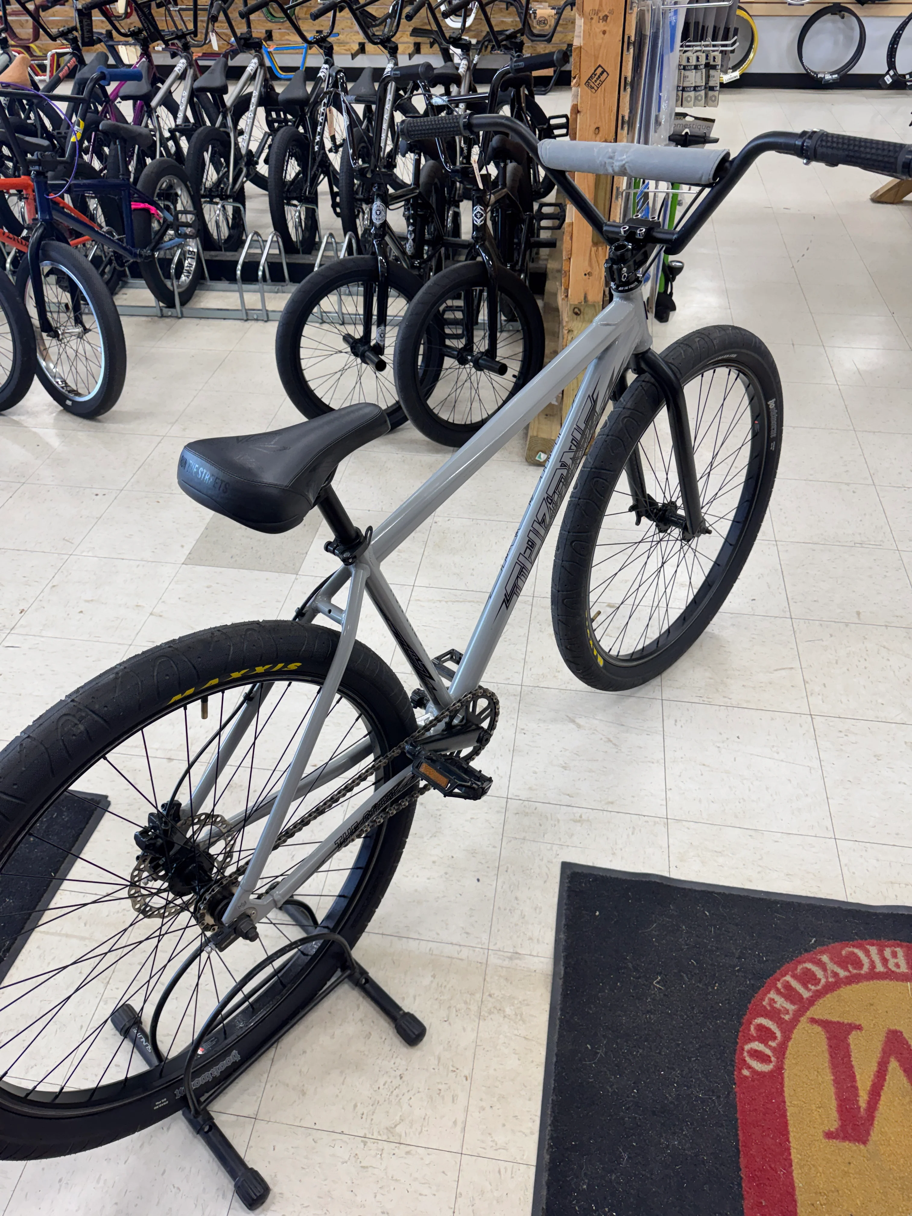 Throne Goon 29” Wheelie Bike - Image 4