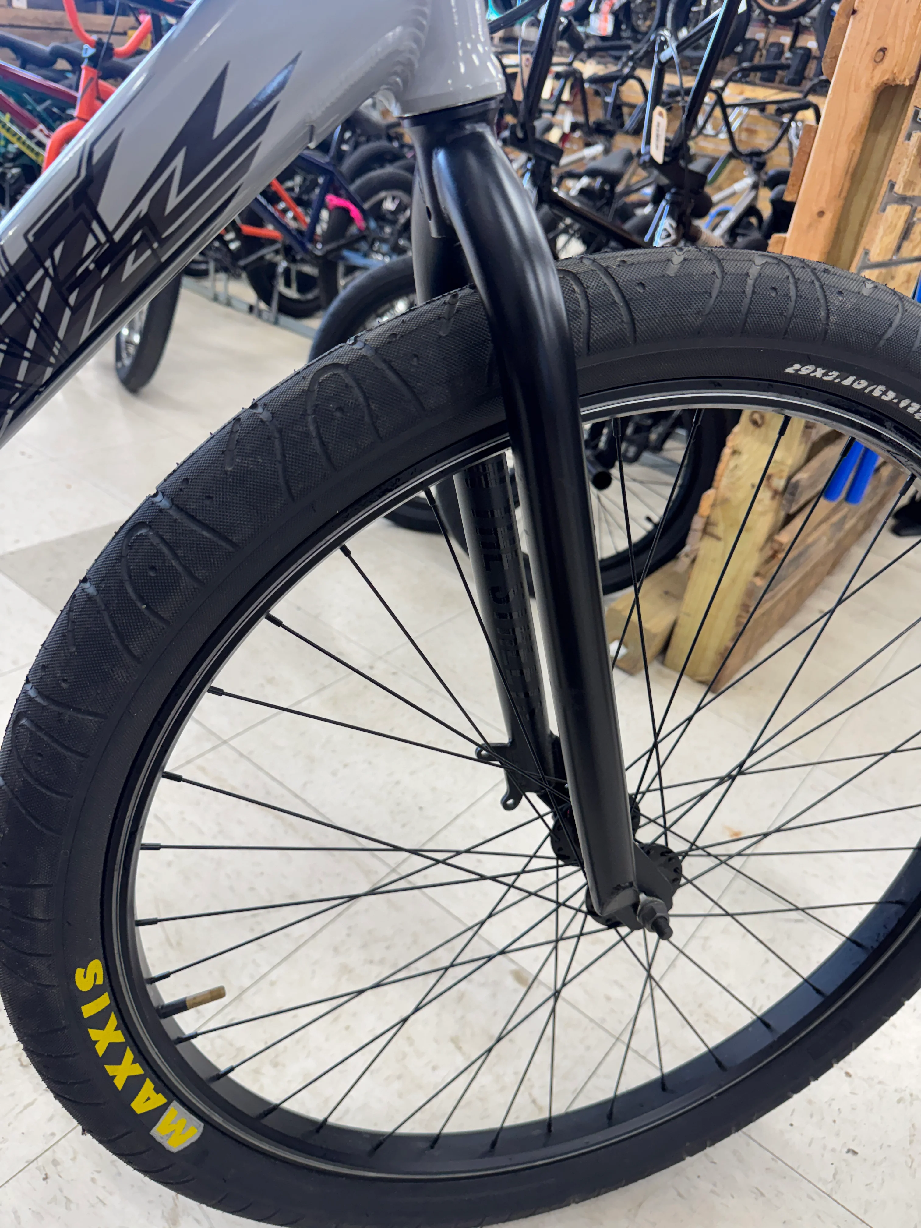 Throne Goon 29” Wheelie Bike - Image 9