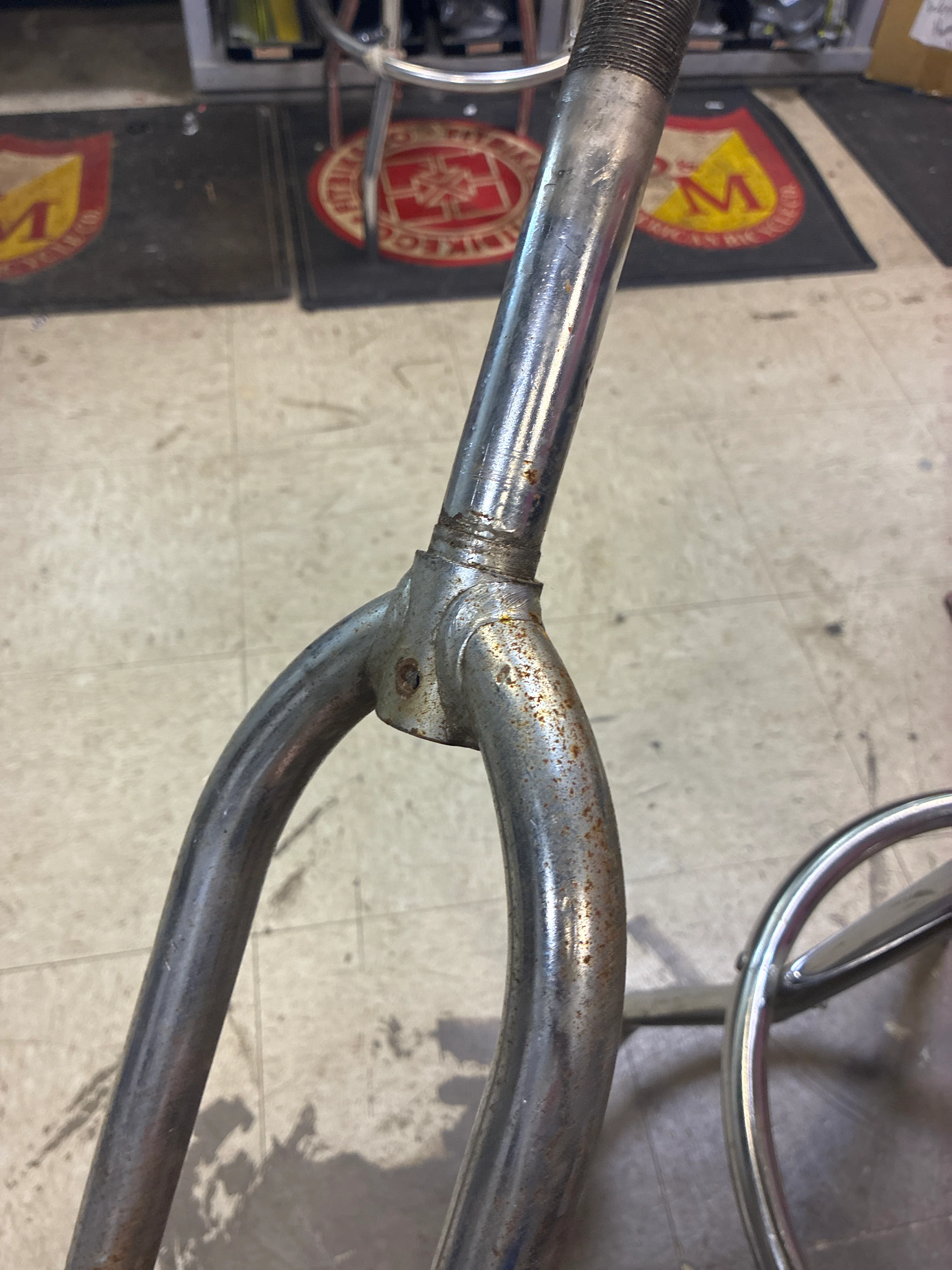 Vintage Oem chrome forks threaded rusty - Image 4